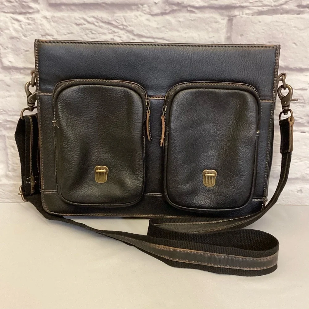 Wilson’s Leather Dark Brown Messenger Bag Laptop Vintage Briefcase Distressed